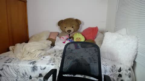 Allie  online show from December 2024 10:47:02 PM