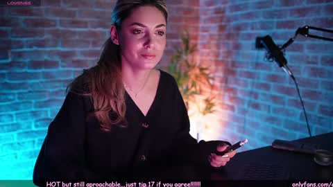 Allie online show from January 2025 05:01:02 AM