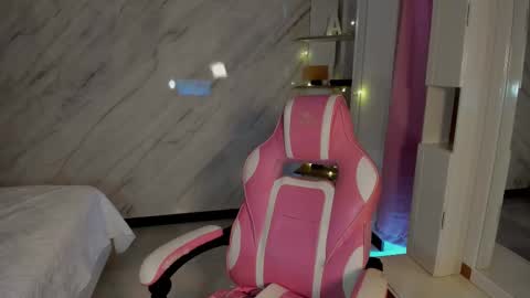 Snapshot of allisonpalmer chatting on March 2025 02:43:02 PM Allison Palmer online show from March 2025 02:43:02 PM