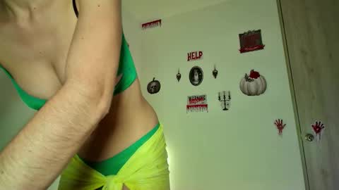 Snapshot of allisson_rose chatting on October 2025 06:27:02 AM Alli online show from October 2025 06:27:02 AM