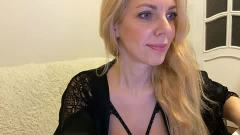 Snapshot of allmaybe chatting on May 2026 06:37:02 PM Nika online show from May 2026 06:37:02 PM