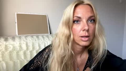 Snapshot of allmaybe chatting on June 2026 04:29:02 PM Nika online show from June 2026 04:29:02 PM