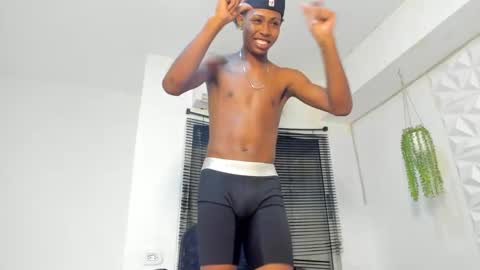 alluringangel01 online show from September 2025 02:44:01 AM