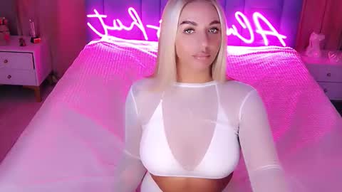 AlwaysHot online show from November 2025 02:22:02 AM