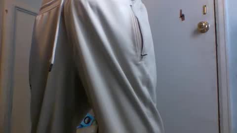 allwolf0323 online show from November 2025 06:17:01 PM