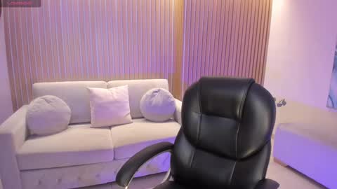 Alisson online show from March 2025 10:56:02 AM