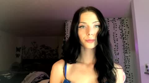 Snapshot of allyoursss1212 chatting on January 2025 06:16:01 AM Ally Girl In Her Ally World online show from January 2025 06:16:01 AM