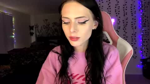 Snapshot of allyoursss1212 chatting on February 2025 09:32:01 AM Ally Girl In Her Ally World online show from February 2025 09:32:01 AM