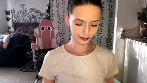 Snapshot of allyoursss1212 chatting on February 2025 01:00:02 AM Ally Girl In Her Ally World online show from February 2025 01:00:02 AM