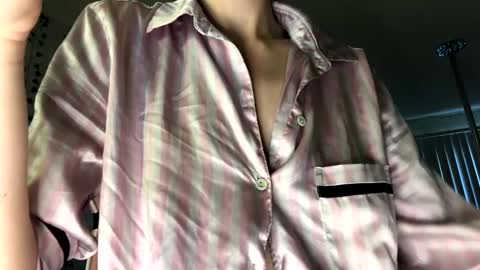 Snapshot of allyoursss1212 chatting on October 2025 03:10:02 PM Ally Girl In Her Ally World online show from October 2025 03:10:02 PM