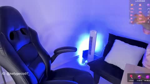 Kelly  online show from December 2024 12:51:02 PM