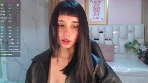 Allysa  online show from October 2025 09:24:02 PM