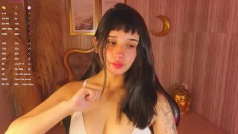 Allysa  online show from November 2025 08:41:02 PM