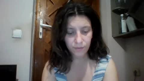 Snapshot of alma_amy chatting on December 2024 09:52:02 PM Alma online show from December 2024 09:52:02 PM