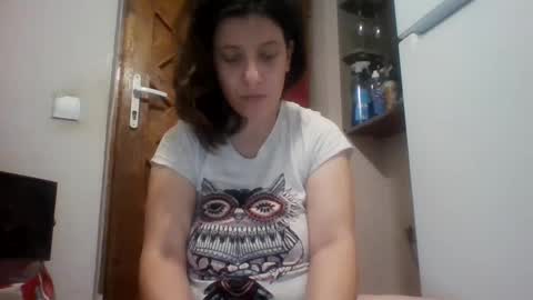 Snapshot of alma_amy chatting on December 2024 09:37:01 PM Alma online show from December 2024 09:37:01 PM