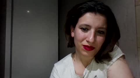 Snapshot of alma_amy chatting on February 2025 09:05:02 PM Alma online show from February 2025 09:05:02 PM