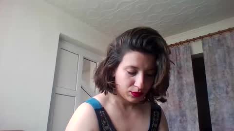 Snapshot of alma_amy chatting on February 2025 10:47:02 AM Alma online show from February 2025 10:47:02 AM