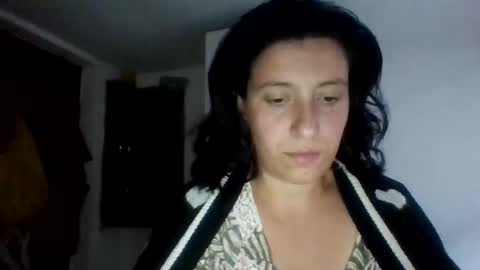 Snapshot of alma_amy chatting on September 2025 07:57:01 PM Alma online show from September 2025 07:57:01 PM