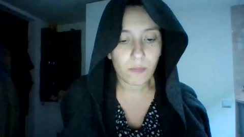 Snapshot of alma_amy chatting on September 2025 08:11:02 PM Alma online show from September 2025 08:11:02 PM