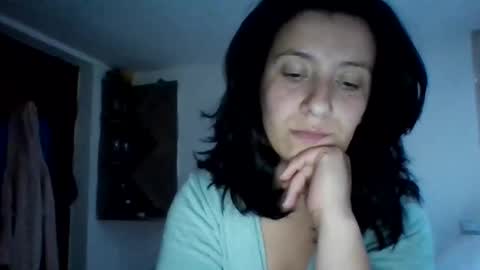 Snapshot of alma_amy chatting on October 2025 09:53:02 PM Alma online show from October 2025 09:53:02 PM