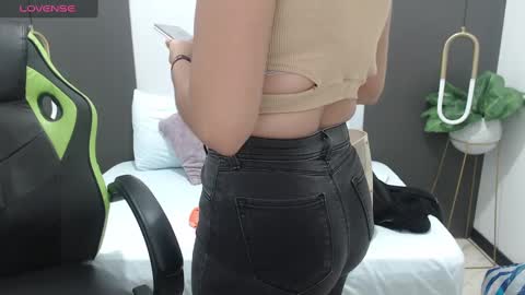 ALMA FENIX  online show from March 2025 12:09:02 PM