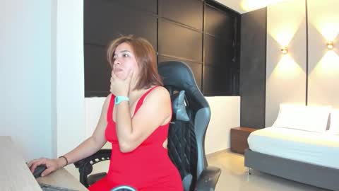 ALMA FENIX  online show from September 2025 12:16:02 PM