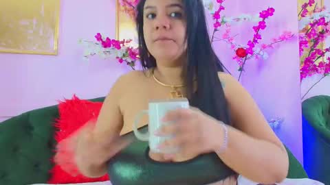 ALMENDRAEVANS online show from November 2025 11:53:02 AM