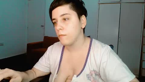 Almond online show from January 2025 10:28:02 PM