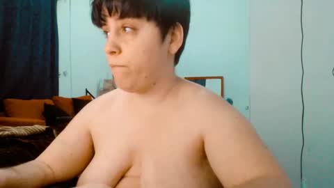 Almond online show from November 2025 09:57:02 PM