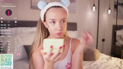 Lia online show from October 2025 02:10:01 AM