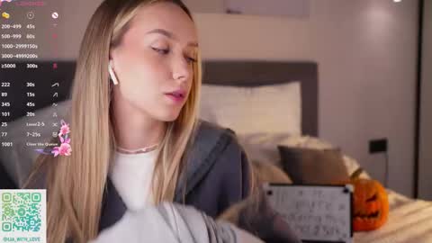 Lia online show from October 2025 03:10:02 AM