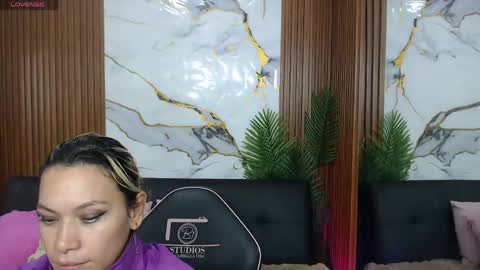 alonddra_tay online show from May 2026 11:37:01 AM