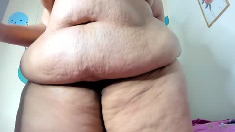 Snapshot of alondra_zaens chatting on December 2024 11:57:01 PM Alondra online show from December 2024 11:57:01 PM