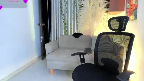 Snapshot of alondrasoomer chatting on May 2026 06:22:02 AM ALONDRA CUTE online show from May 2026 06:22:02 AM