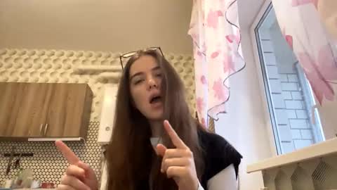 Ksenia online show from November 2025 08:48:02 AM