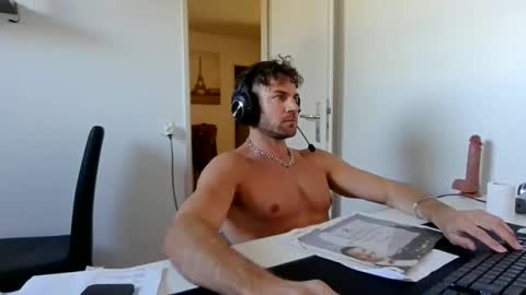 alphah_hunk online show from April 2026 01:33:02 PM