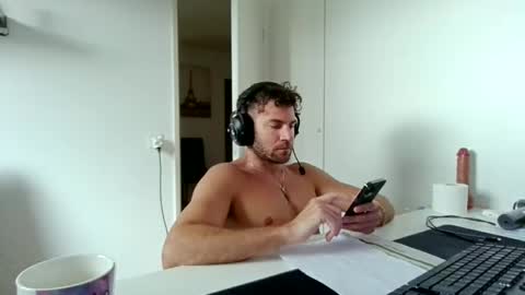 alphah_hunk online show from April 2026 12:22:01 PM