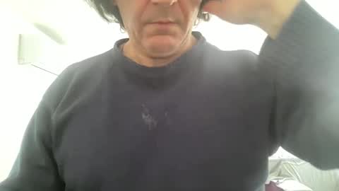 Snapshot of alphandre chatting on February 2025 09:30:01 AM AlphAndre online show from February 2025 09:30:01 AM