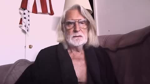 AlphaUniform online show from September 2025 04:17:01 PM