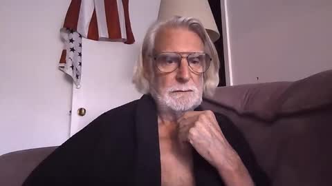 AlphaUniform online show from October 2025 06:41:02 PM