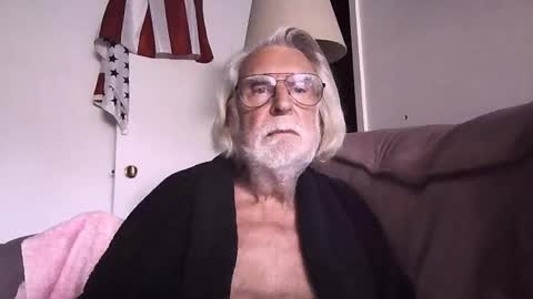 AlphaUniform online show from October 2025 01:55:01 PM