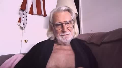 AlphaUniform online show from February 2026 04:06:02 PM