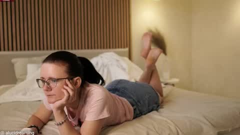 Snapshot of alucidreaming chatting on September 2025 12:26:01 PM Lucid Dreaming online show from September 2025 12:26:01 PM