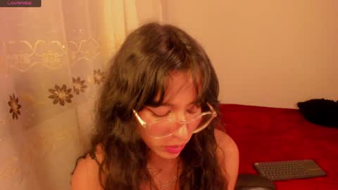 Snapshot of aluna_0310 chatting on December 2024 11:39:01 PM . . online show from December 2024 11:39:01 PM