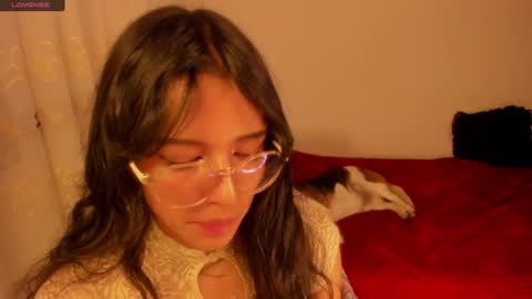 Snapshot of aluna_0310 chatting on January 2025 11:18:01 PM . . online show from January 2025 11:18:01 PM