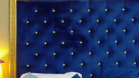 Alura Jenson online show from September 2025 06:19:01 PM