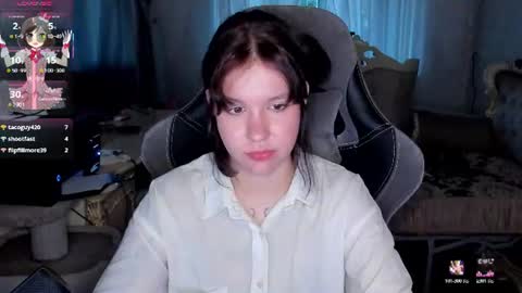 Snapshot of alyaska_yang chatting on June 2026 04:52:02 PM alyaska_yang online show from June 2026 04:52:02 PM