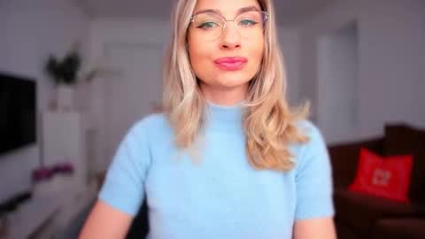 alymiss online show from April 2026 07:01:01 AM