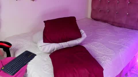 Elyn online show from April 2026 03:23:01 PM