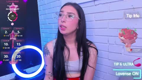 Snapshot of alys_molly chatting on December 2024 02:12:01 PM sopie online show from December 2024 02:12:01 PM